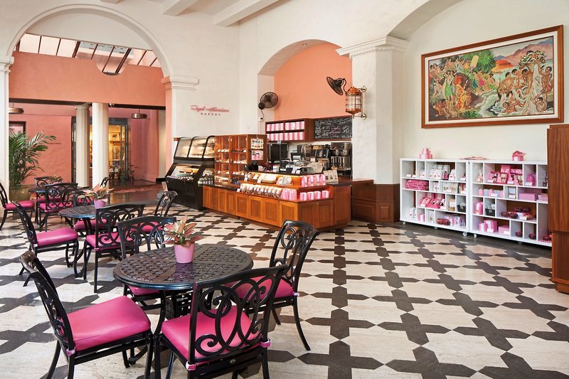 The Royal Hawaiian, A Luxury Collection Resort 14