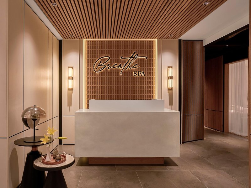 Crowne Plaza Danang City Centre 16