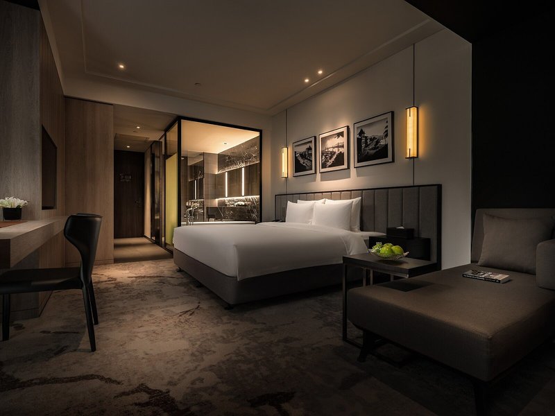 Crowne Plaza Danang City Centre 35