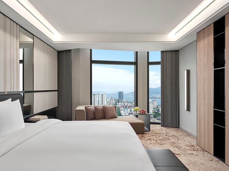 Crowne Plaza Danang City Centre 36