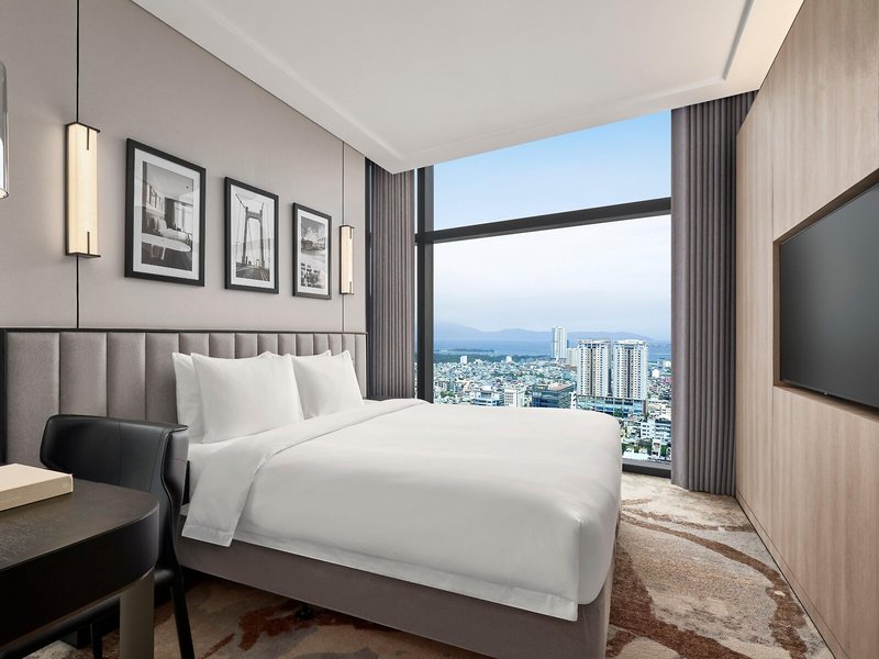 Crowne Plaza Danang City Centre 38