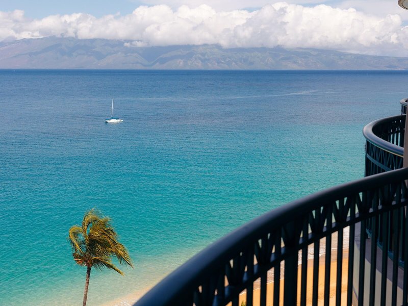 Royal Lahaina Resort & Bungalows 9