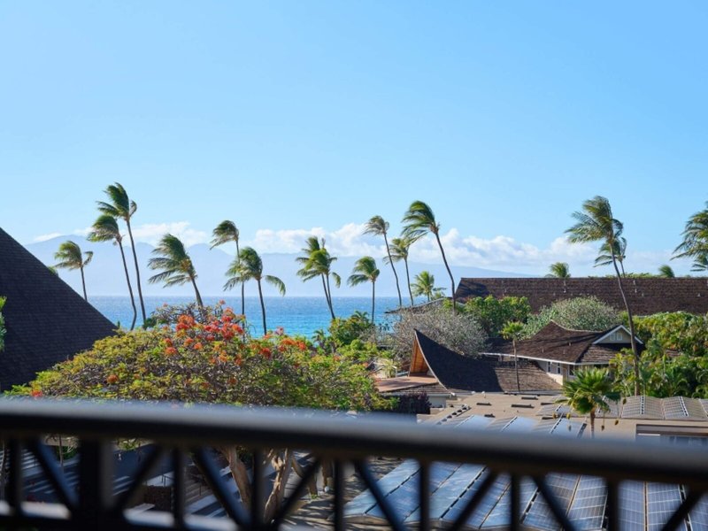 Royal Lahaina Resort & Bungalows 16