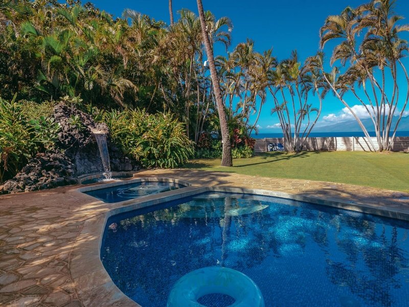 Royal Lahaina Resort & Bungalows 20