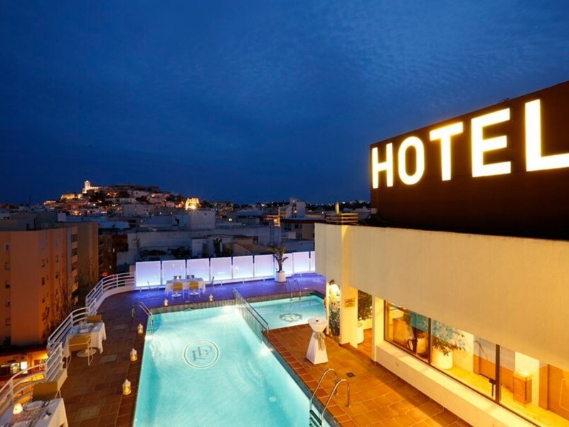 Royal Plaza 8