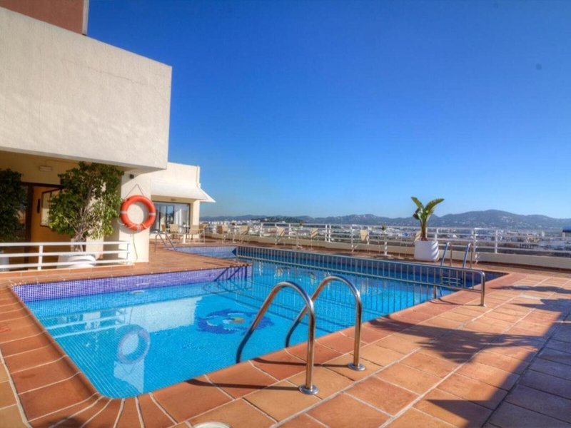 Royal Plaza 9
