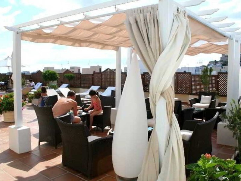 Royal Plaza 22