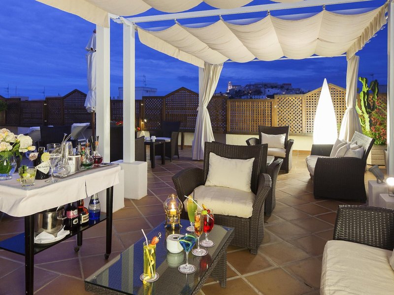 Royal Plaza 25