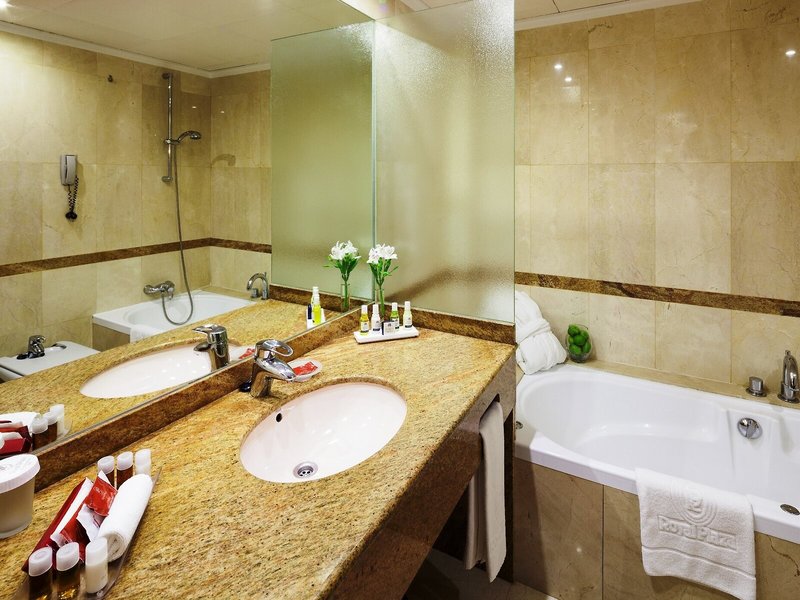 Royal Plaza 44