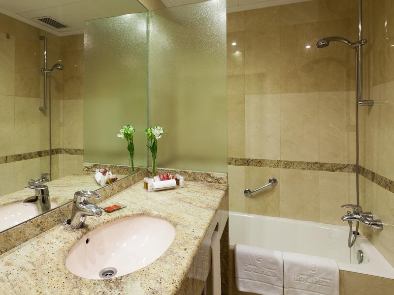 Royal Plaza 47