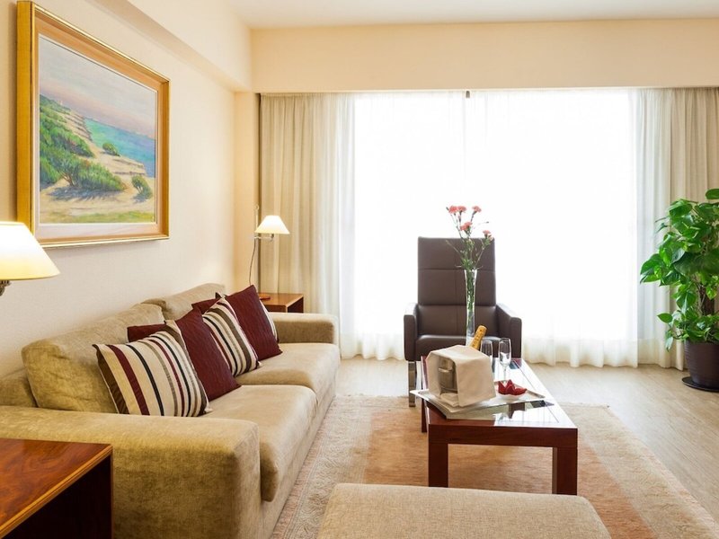Royal Plaza 22