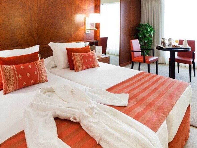 Royal Plaza 28