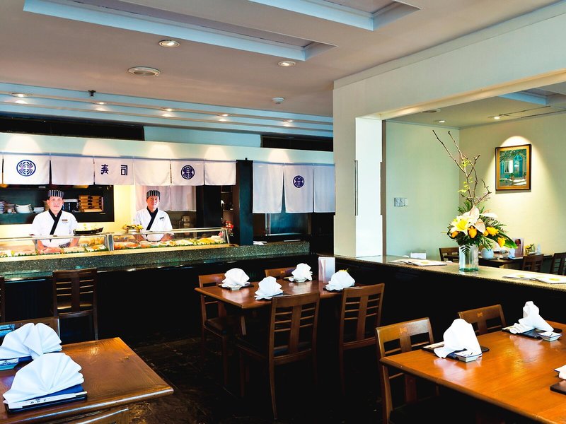 Royal Princess Larn Luang 24