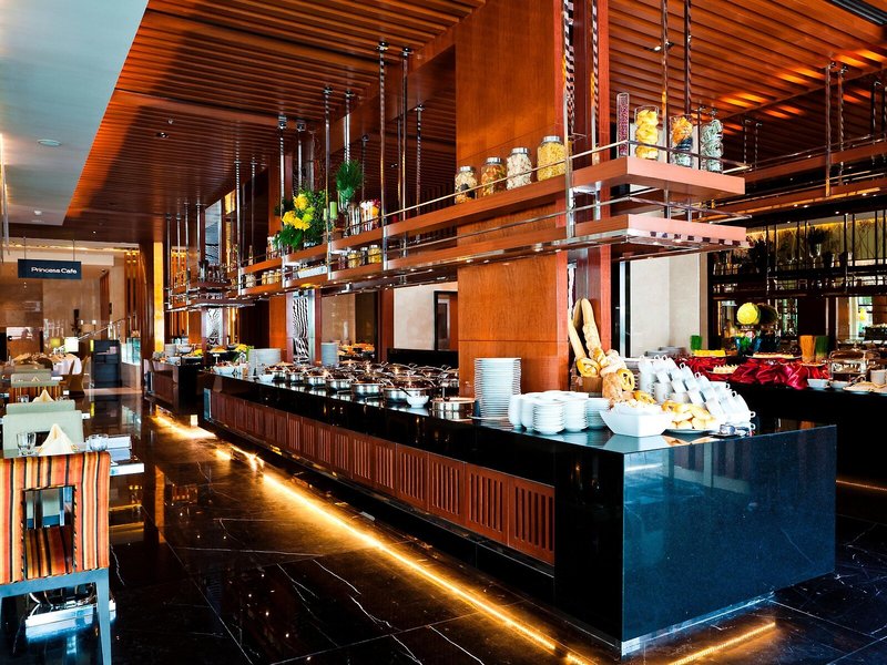 Royal Princess Larn Luang 25