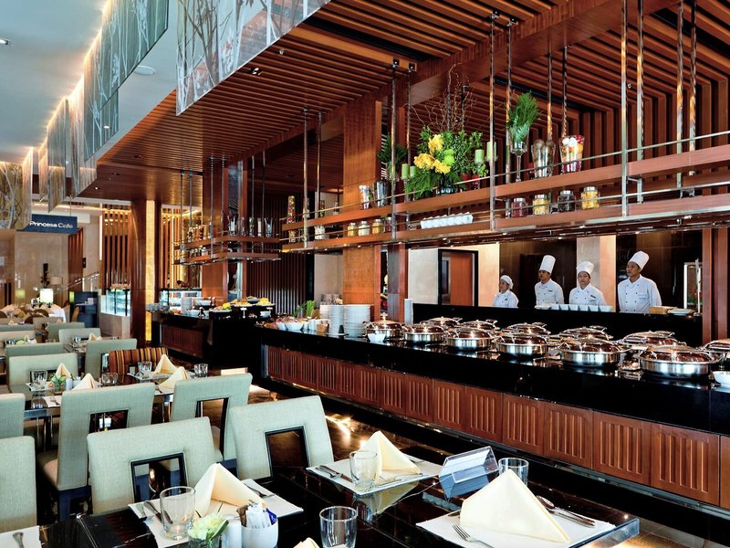 Royal Princess Larn Luang 27