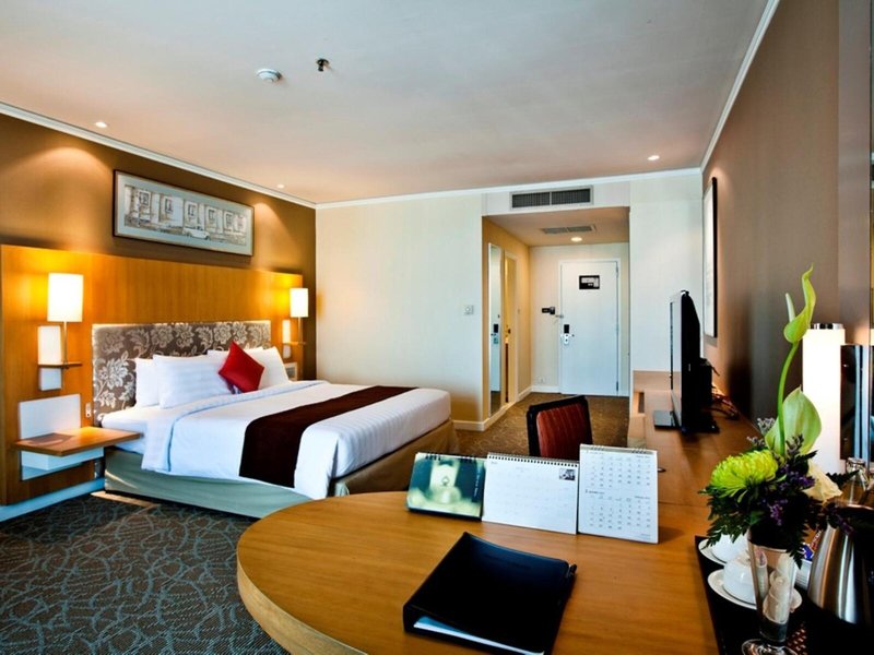 Royal Princess Larn Luang 35