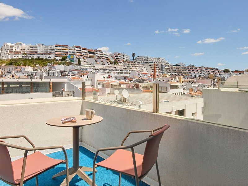 California Urban Beach Hotel 3