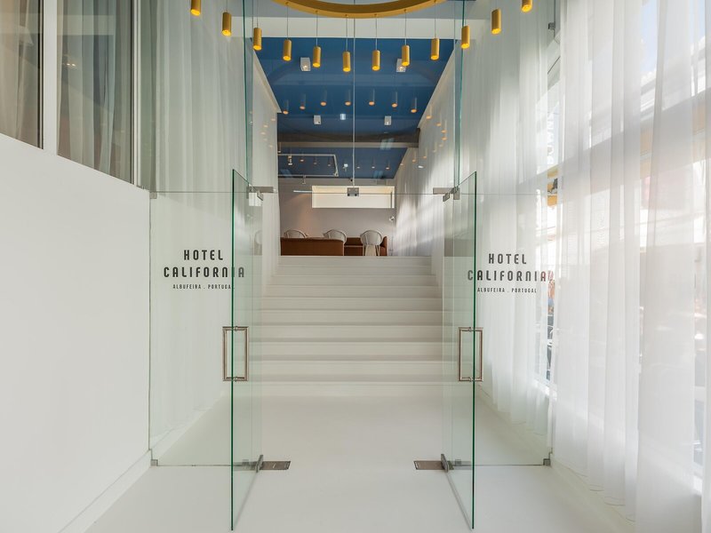 California Urban Beach Hotel 19