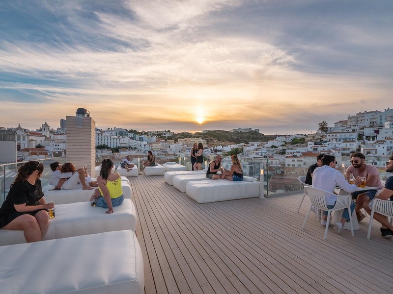 California Urban Beach Hotel 21