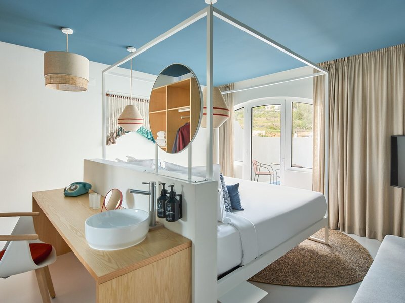 California Urban Beach Hotel 33