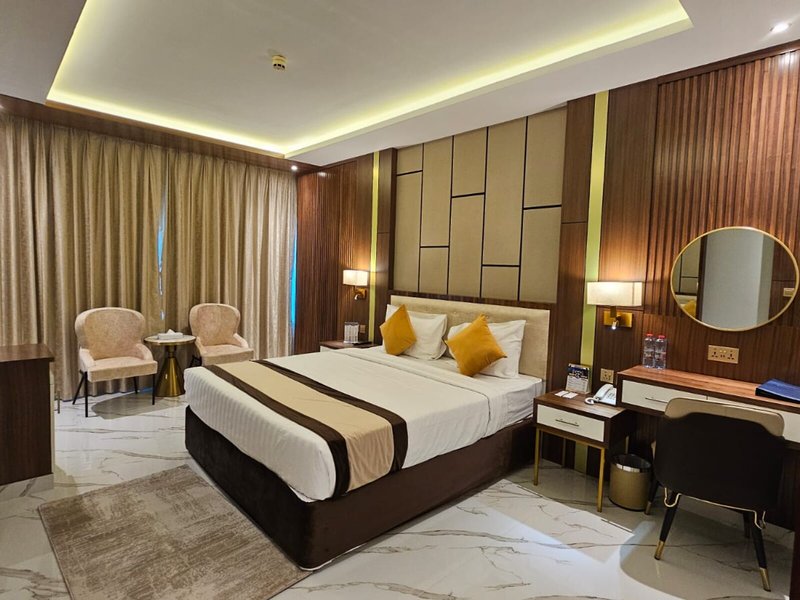 Golden Tulip Deira 41