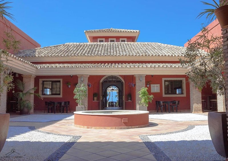 Colina del Paraiso by Checkin Hoteles 13