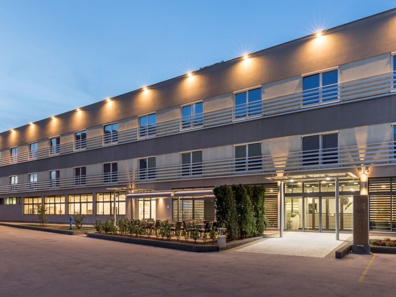 Mondo Hotel  5