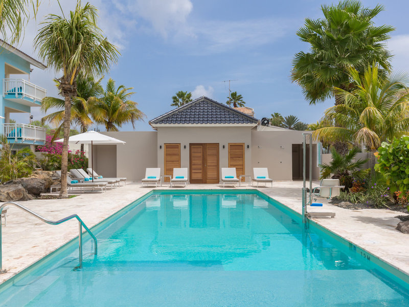 Dolphin Suites 10