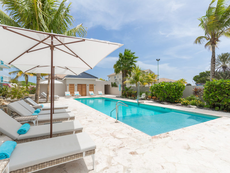 Dolphin Suites 11