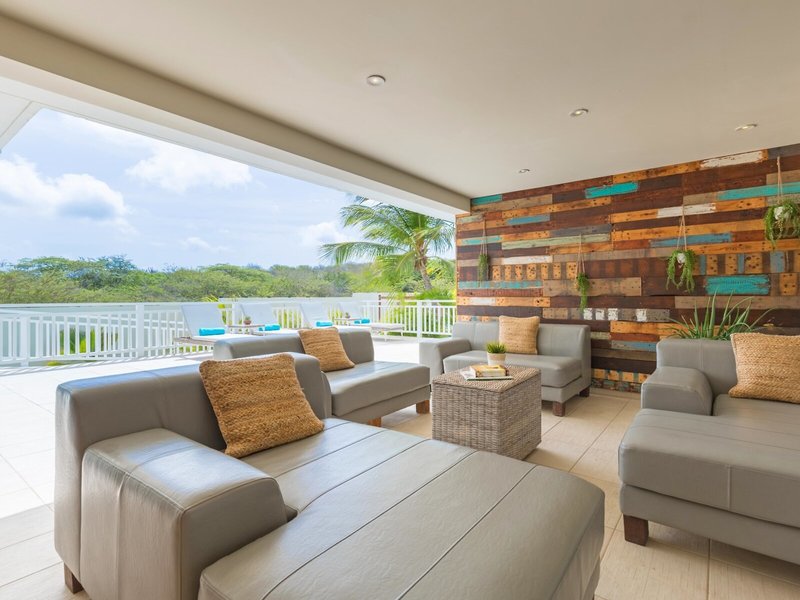 Dolphin Suites 20