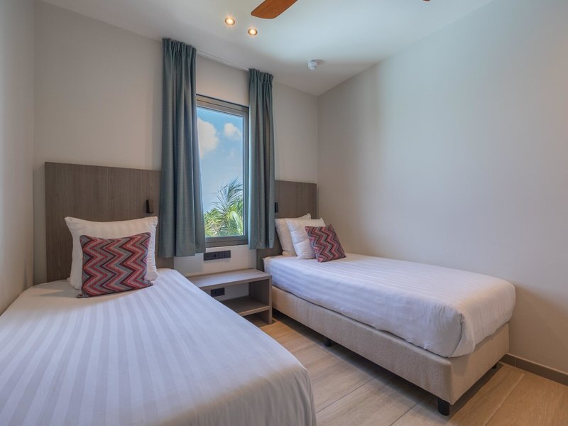 Dolphin Suites 48