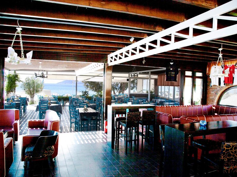 Sacallis Inn Beach Hotel 25 - Restaurant