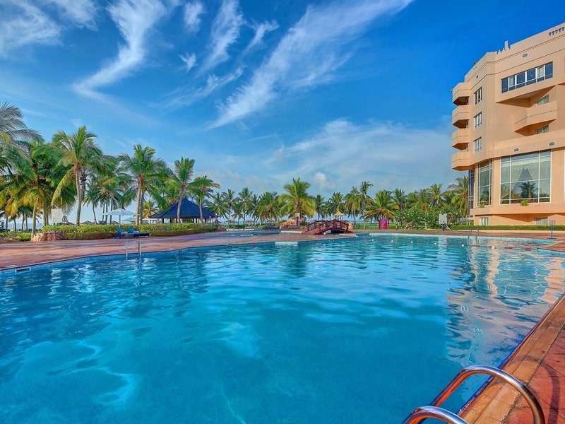 Crowne Plaza Resort Salalah 8 - Outdoor Pool