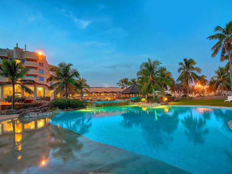 Crowne Plaza Resort Salalah 9 - Outdoor Pool