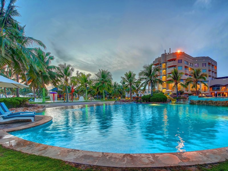 Crowne Plaza Resort Salalah 10 - Outdoor Pool