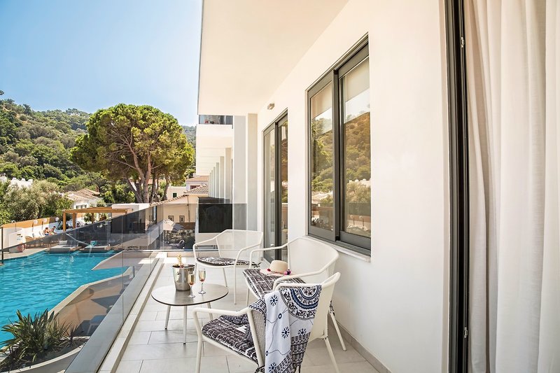 Samian Mare Hotel and Suites 15