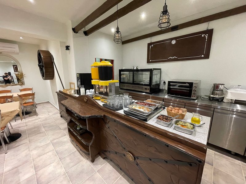 Samel Hotel 18