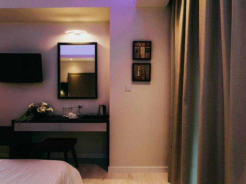 Frangiorgio Hotel Apartments 28 - Room Example