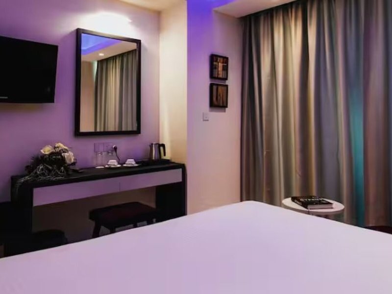 Frangiorgio Hotel Apartments 32 - Room Example