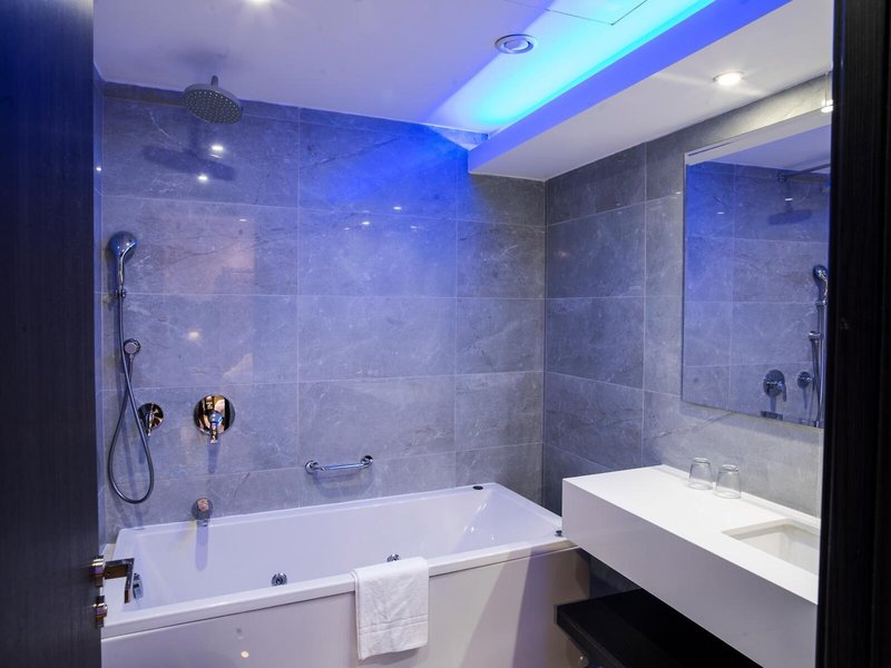 Frangiorgio Hotel Apartments 36 - Bathroom Example