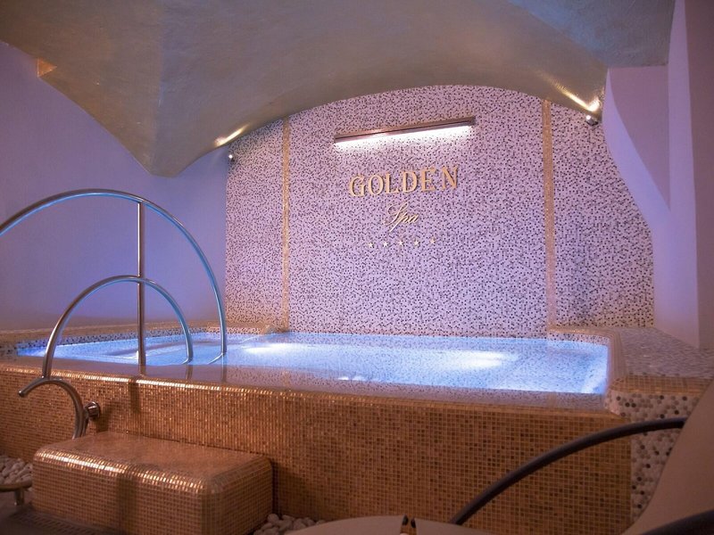 Golden Tower Hotel & Spa 2