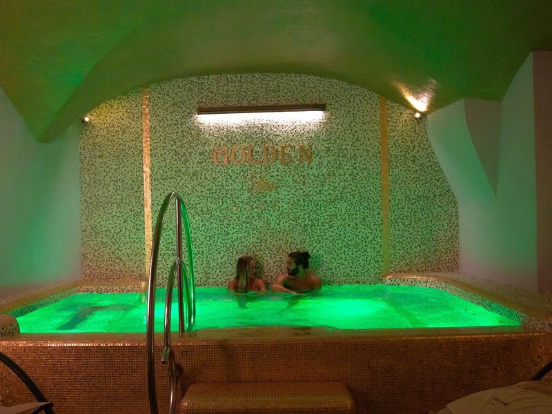 Golden Tower Hotel & Spa 5