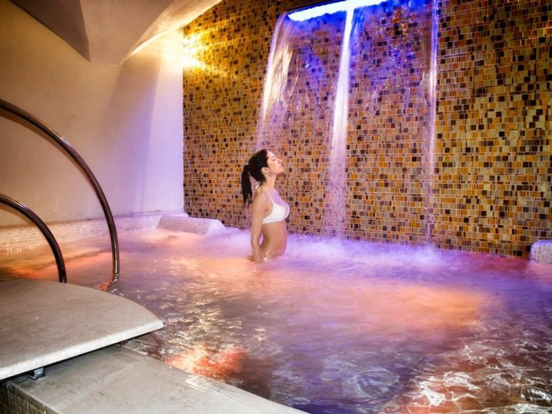 Golden Tower Hotel & Spa 7