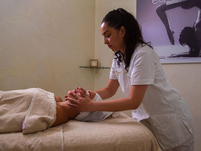 Golden Tower Hotel & Spa 24