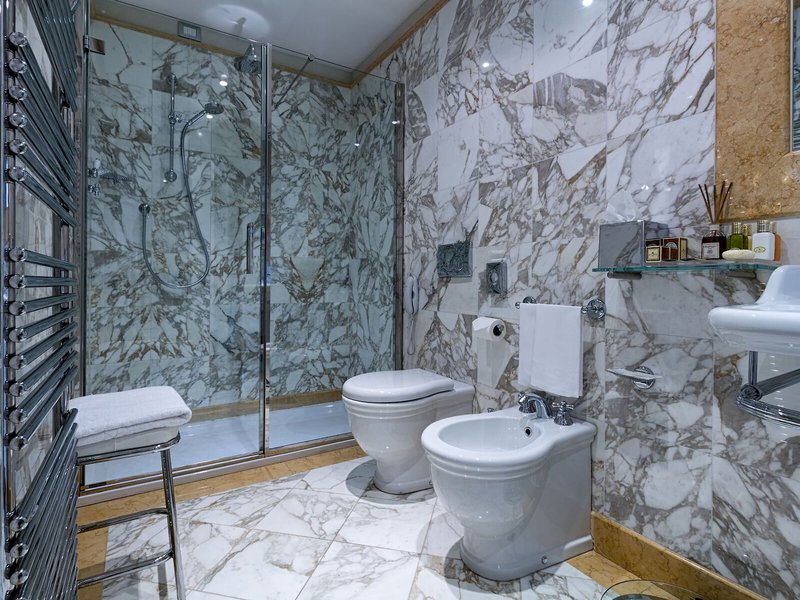 Golden Tower Hotel & Spa 39