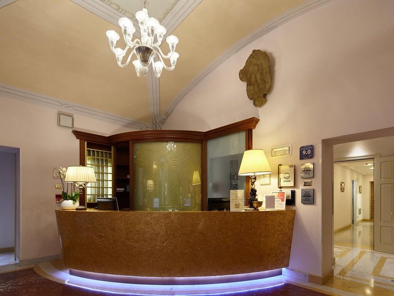 Golden Tower Hotel & Spa 8
