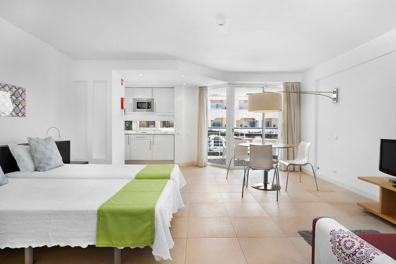 Golden Club Cabanas 8