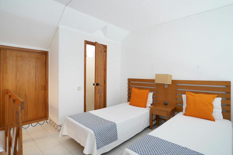 Golden Club Cabanas 13