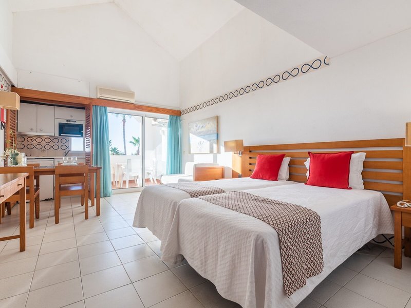 Golden Club Cabanas 39