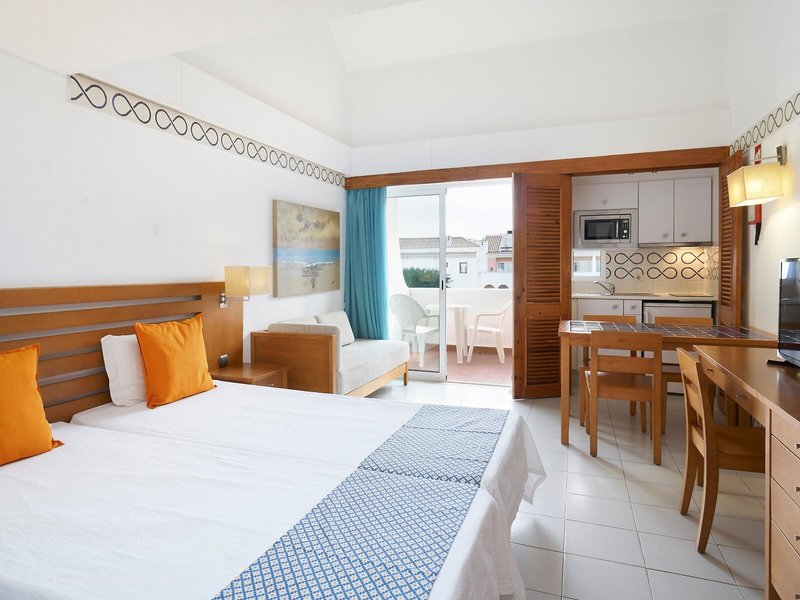 Golden Club Cabanas 49